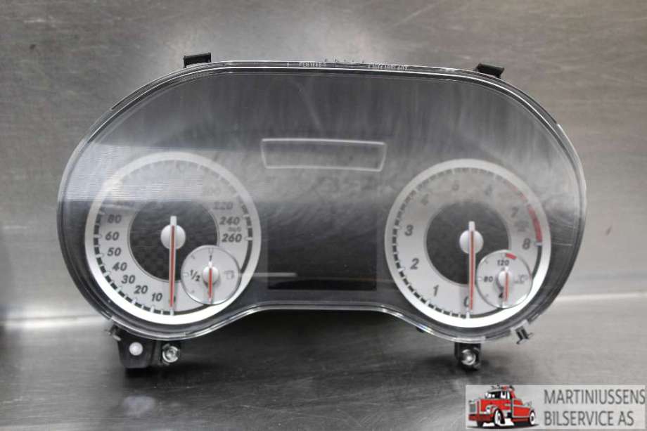 Speedometer til Mercedes A-Klasse 2012-2018 (W176) (W176) (MERCEDES||A176 900 83 00)