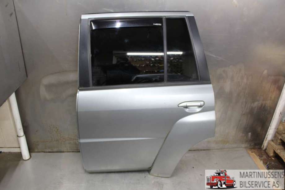 Dør venstre bak til Nissan Patrol, 2004-2010 (Fase 2) (Y61) (Y61) (NISSAN|)