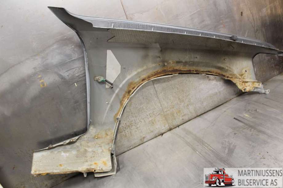 Skjerm venstre foran til Nissan Patrol 2004-2010 (Fase 2) (Y61) (Y61) (NISSAN|)