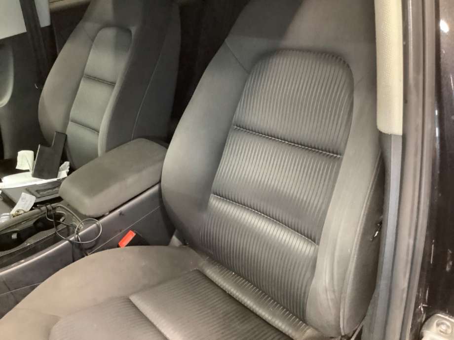 Sete foran venstre til Audi A4 2007-2014 (Type IV) (B8) (B8) (AUDI|)