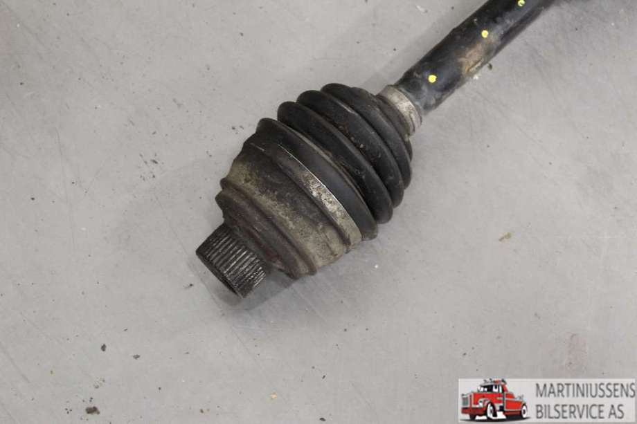 Drivaksel venstre foran til Audi A4 2007-2014 (Type IV) (B8) (B8) (AUDI|8K0 407 271 AJ|)