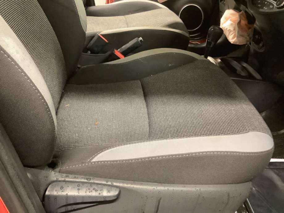 Sete foran høyre til Toyota Yaris, 2014-2020 (Type III, Fase 2)  (TOYOTA|)