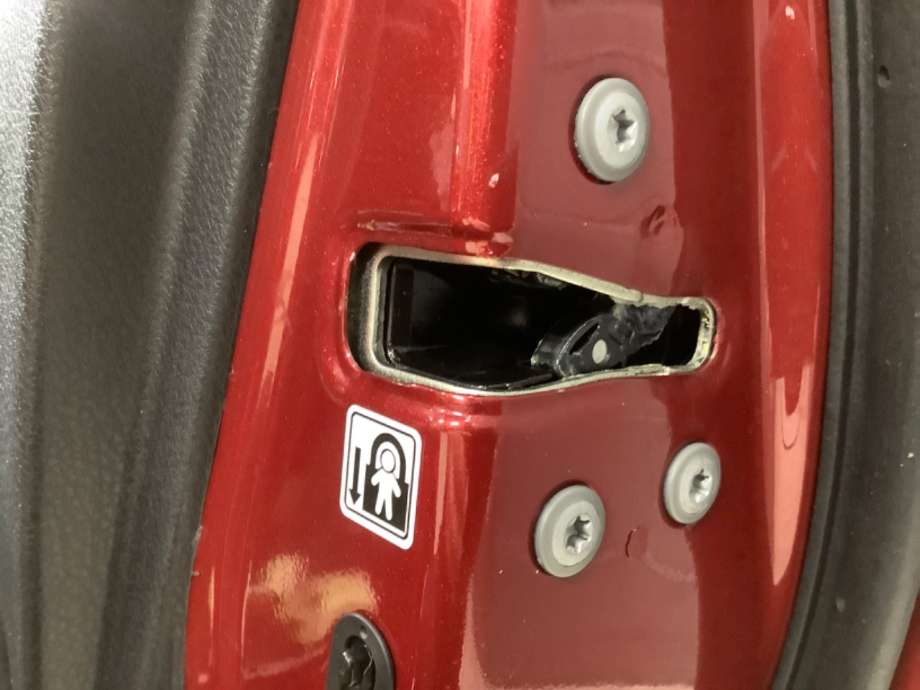 Låsekasse høyre til Toyota Yaris, 2014-2020 (Type III, Fase 2)  (TOYOTA|)