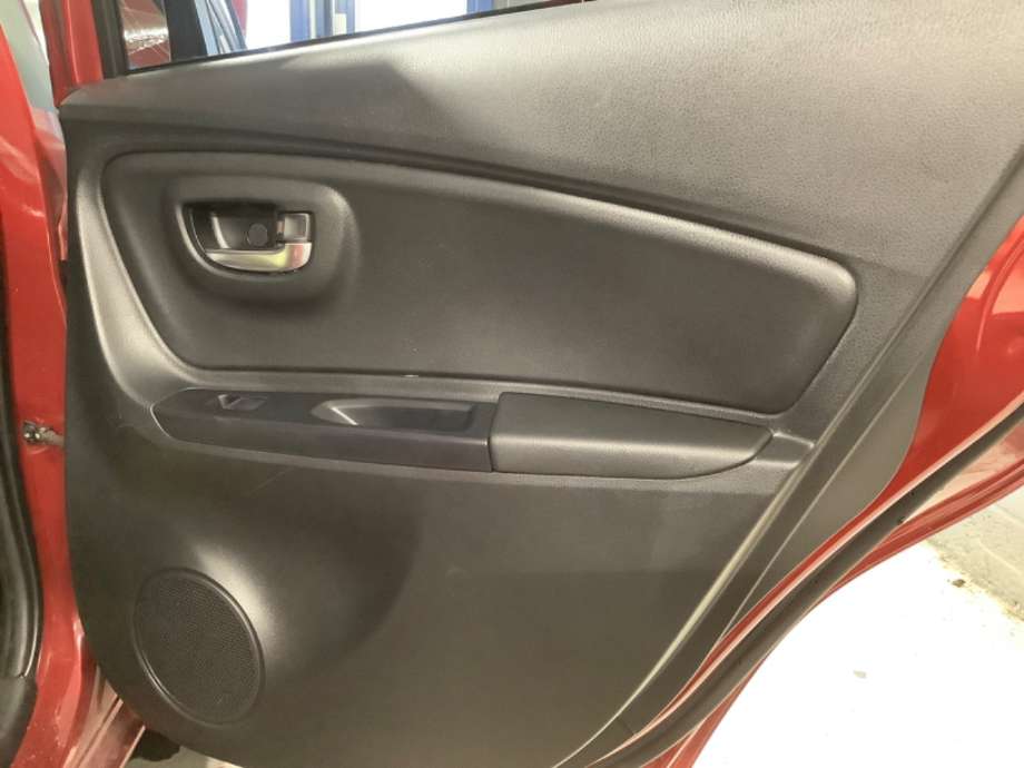 Dørtrekk høyre til Toyota Yaris, 2014-2020 (Type III, Fase 2)  (TOYOTA|)