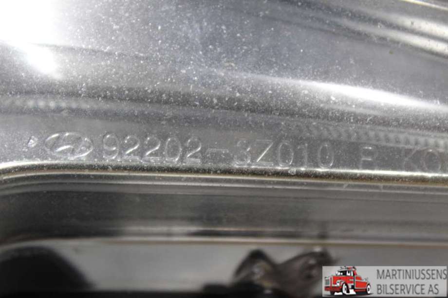 Tåkelykt høyre foran til Hyundai i40 2012-2017  (HYUNDAI||92202-3Z010 R)