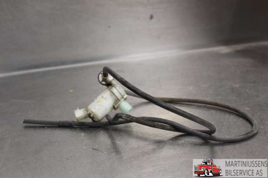 Spylerpumpe foran til Mitsubishi Outlander 2012-2015 (Type III, Fase 1)  (MITSUBISHI||EW08 MITSUBA)