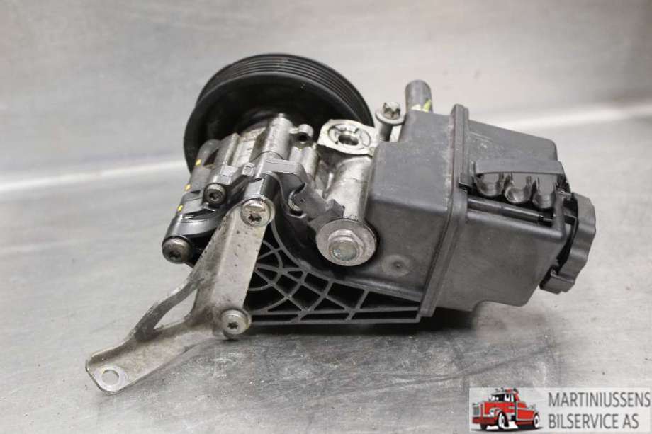 Servo pumpe mekanisk til Mercedes E-Klasse 2013-2016 (Fase 2) (W212) (W212) (MERCEDES||A 006 466 470 01)