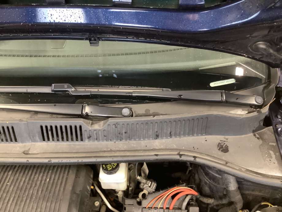 Viskerarmer frontrute til VW E-Up, 2013-2019  (VOLKSWAGEN|)