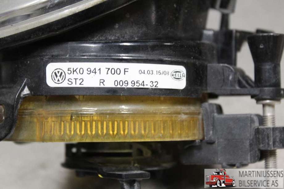 Tåkelykt høyre foran til VW Touran 2010-2015 (Type I, Fase 3)  (VOLKSWAGEN||5K0 941 700 F)