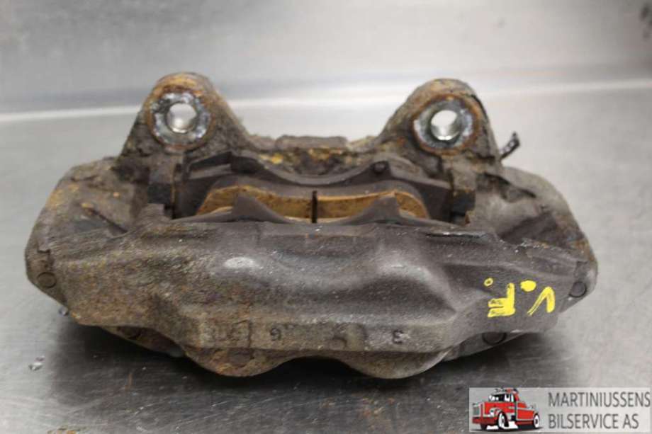 Bremsecaliper venstre foran til Toyota Hilux 2016-2020  (TOYOTA|)