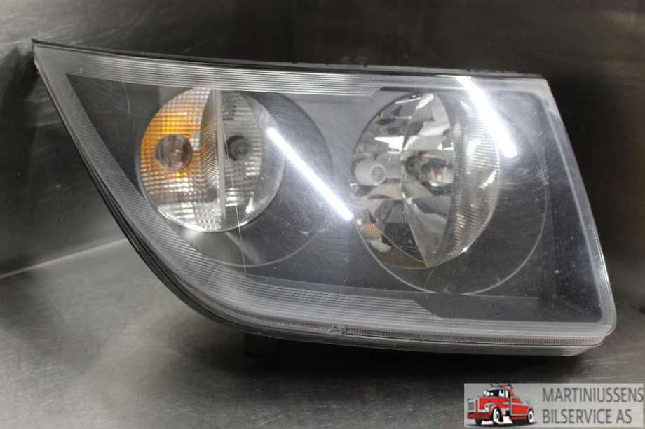 Frontlykt venstre halogen til VW Crafter, 2011-2016 (Type I, Fase 2)  (VOLKSWAGEN|2E1941005)