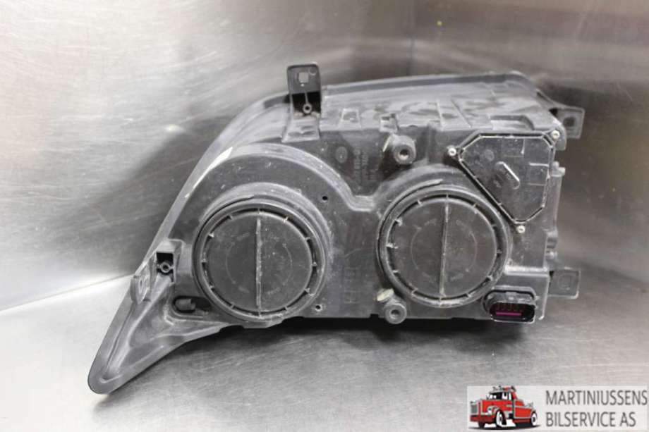 Frontlykt venstre halogen til VW Crafter 2011-2016 (Type I, Fase 2)  (VOLKSWAGEN|2E1941005|)