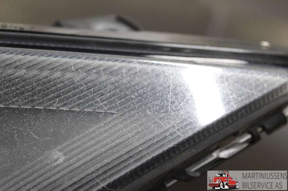 Frontlykt venstre halogen til VW Crafter 2011-2016 (Type I, Fase 2)  (VOLKSWAGEN|2E1941005|)
