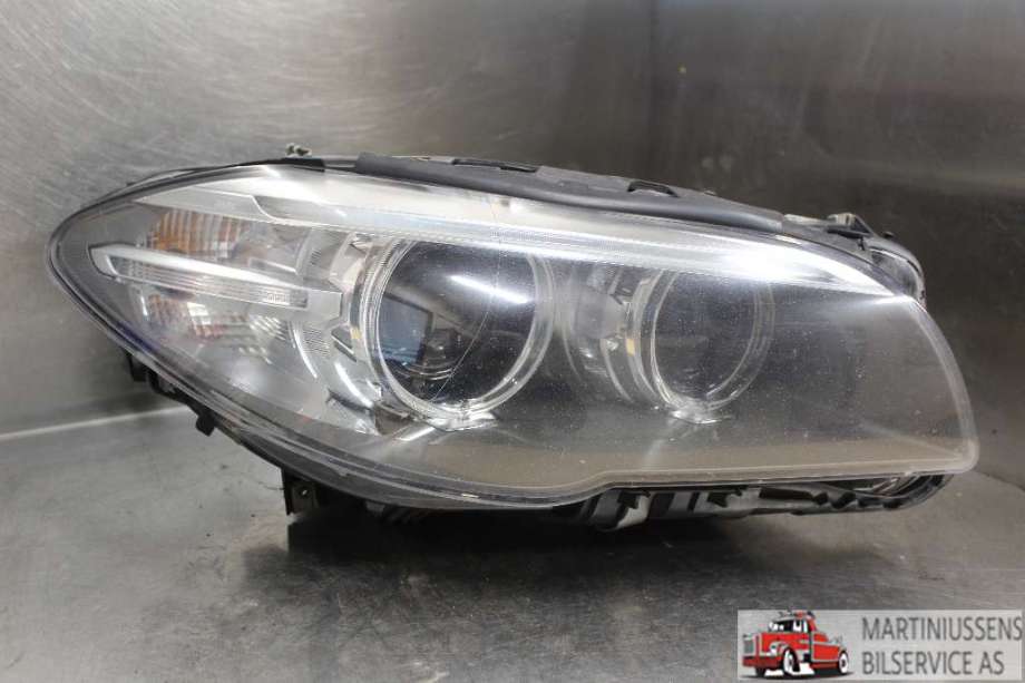 Frontlykt høyre halogen til BMW 5-Serie, 2010-2017 (F10/F11) (F10/F11) (BMW|63117343912)