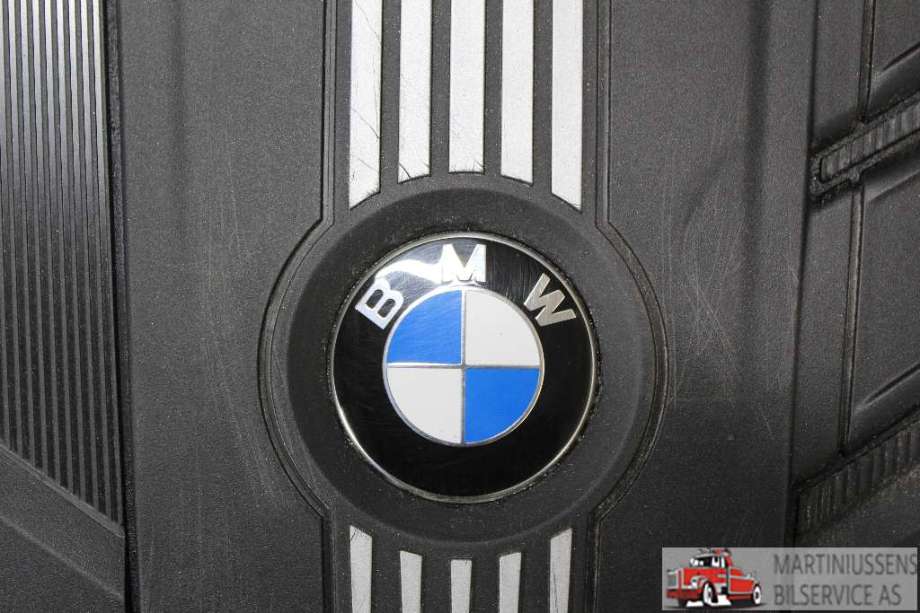 Motordeksel over motor til BMW 5-Serie 2010-2017 (F10/F11) (F10/F11) (BMW||1371 7802847)