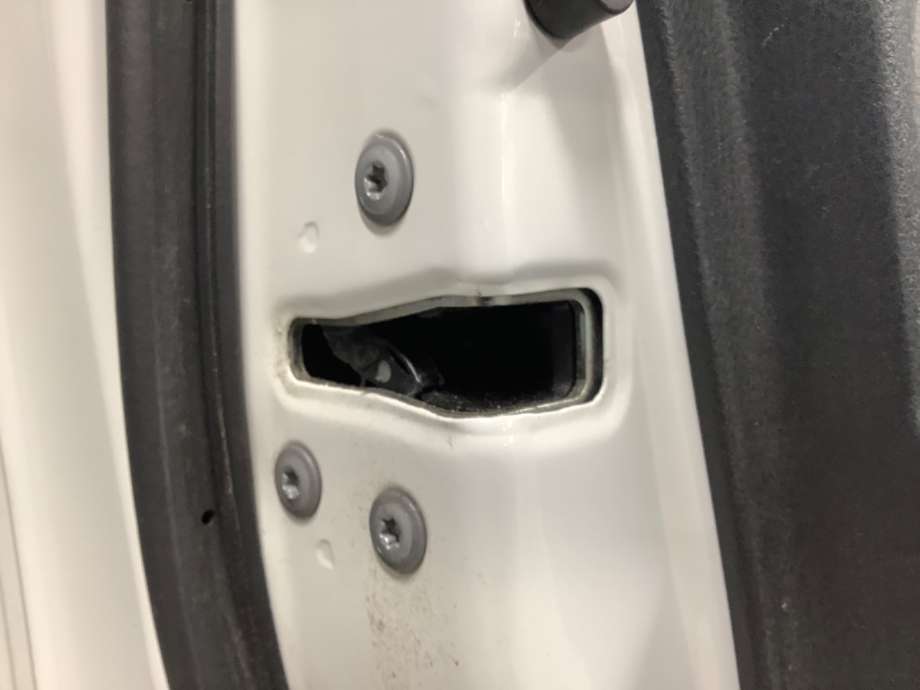 Låsekasse venstre til Toyota Yaris, 2014-2020 (Type III, Fase 2)  (TOYOTA|)