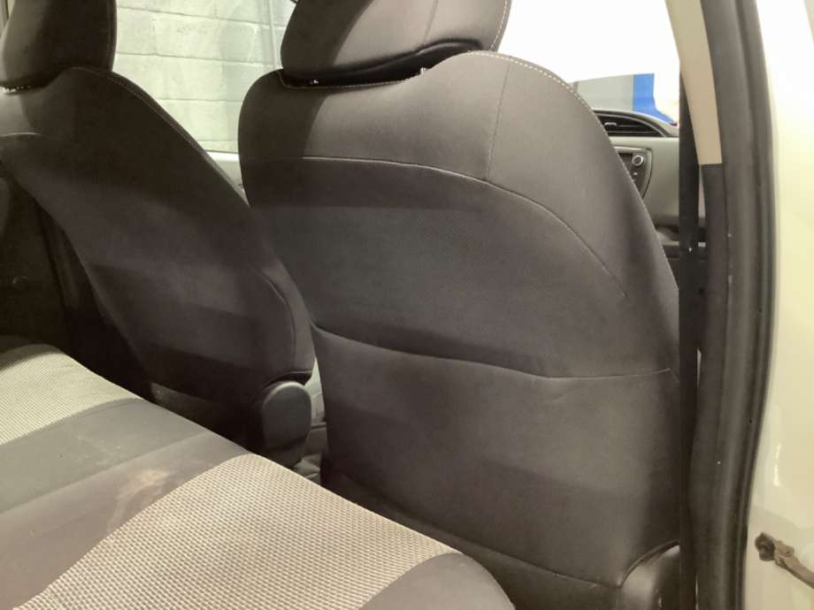 Sete foran høyre til Toyota Yaris 2014-2020 (Type III, Fase 2)  (TOYOTA|)