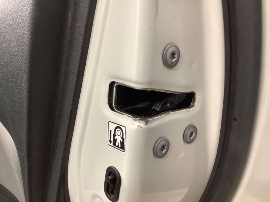 Låsekasse høyre til Toyota Yaris, 2014-2020 (Type III, Fase 2)  (TOYOTA|)