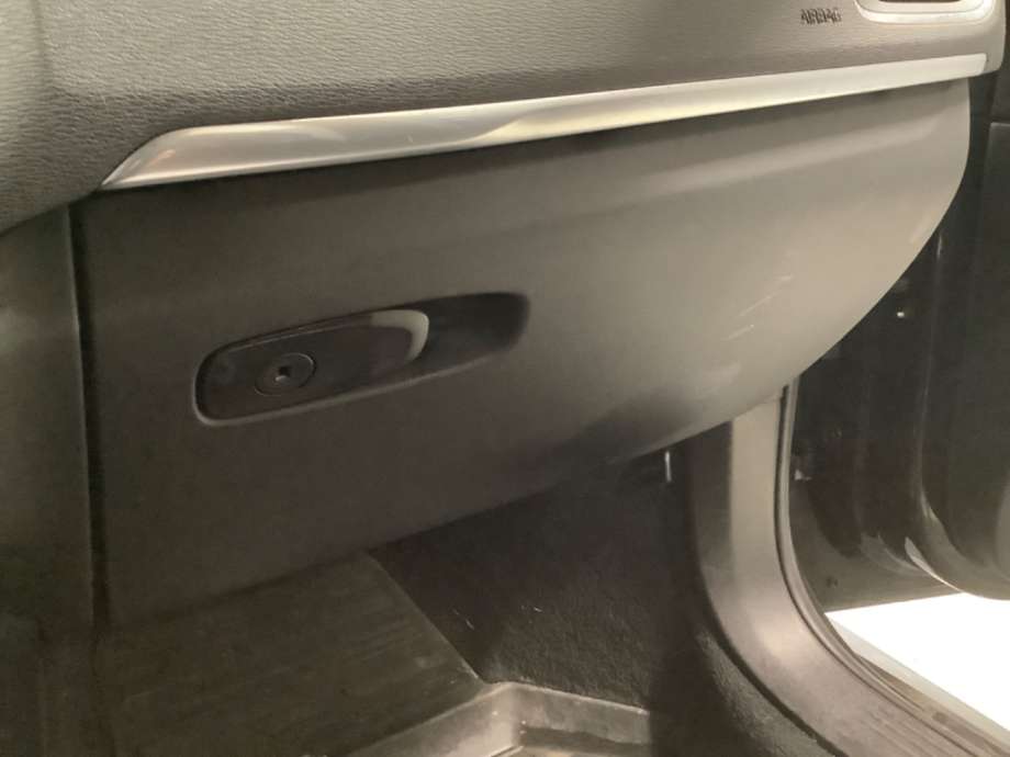 Hanskerom til Volvo V40, 2012-2019  (VOLVO|)
