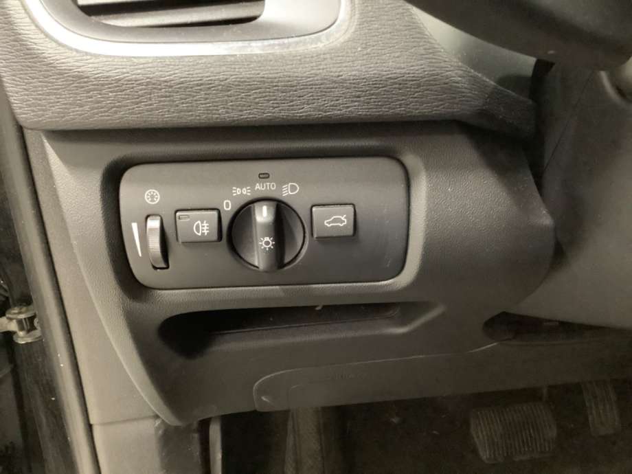 Bryter lys til Volvo V40, 2012-2019  (VOLVO|)