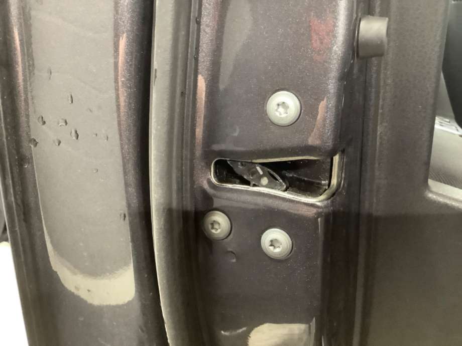 Låsekasse venstre til Toyota Yaris, 2014-2020 (Type III, Fase 2)  (TOYOTA|)