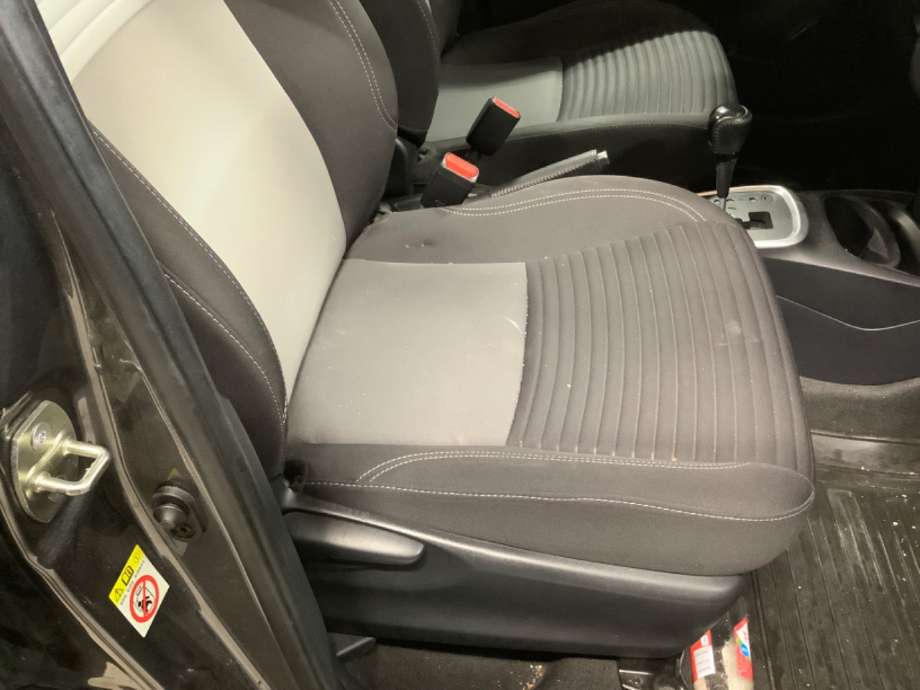 Sete foran høyre til Toyota Yaris, 2014-2020 (Type III, Fase 2)  (TOYOTA|)