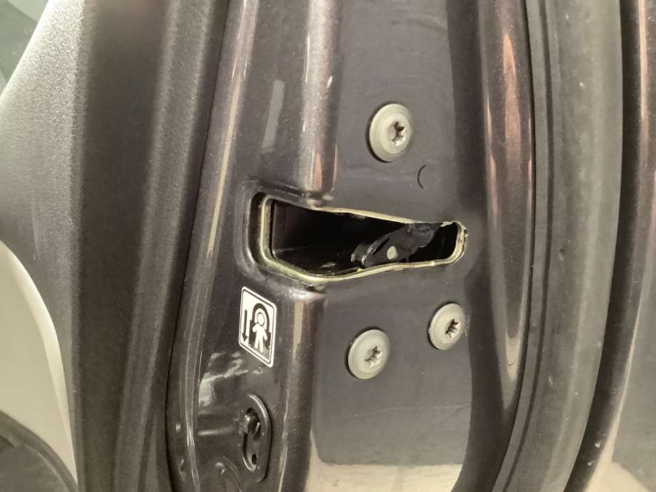 Låsekasse høyre til Toyota Yaris, 2014-2020 (Type III, Fase 2)  (TOYOTA|)