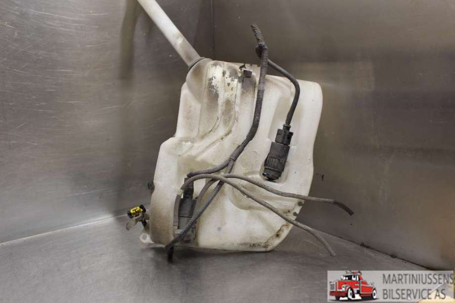 Spylertank til Nissan Qashqai 2007-2010 (Type I, Fase 1)  (NISSAN||28910 JD900)