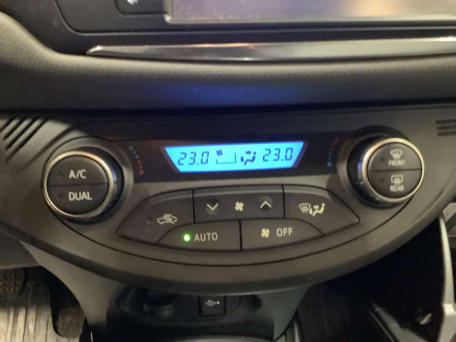 Varmeapparat betjening til Toyota Yaris, 2014-2020 (Type III, Fase 2)  (TOYOTA|)