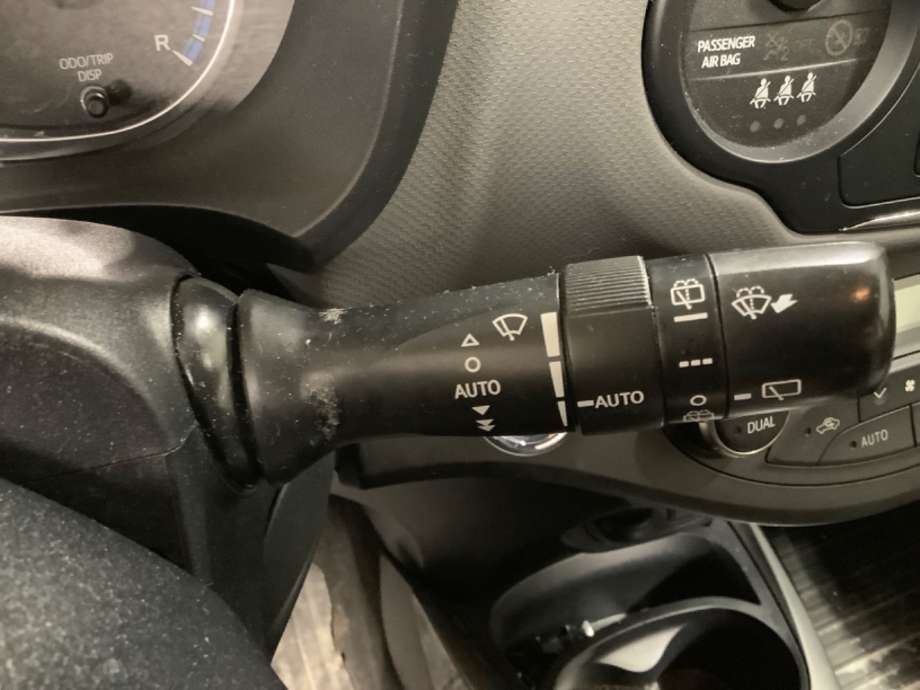 Bryter visker til Toyota Yaris 2014-2020 (Type III, Fase 2)  (TOYOTA||17F144)