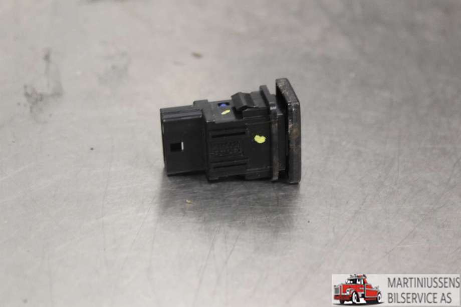 Bryter Antispinn til Toyota Yaris 2014-2020 (Type III, Fase 2)  (TOYOTA||15C629)