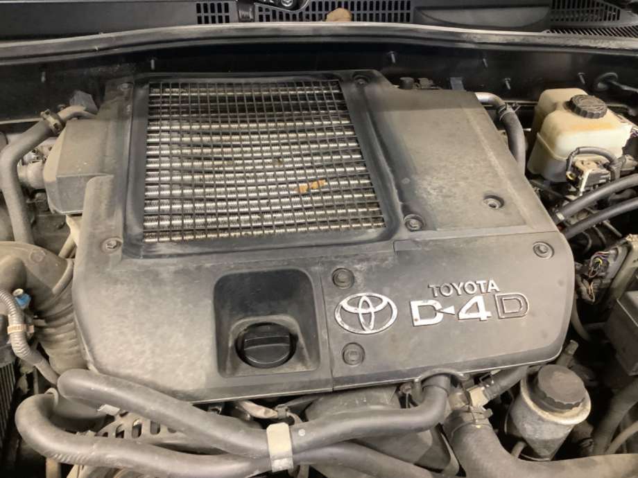 Motordeksel over motor til Toyota Land Cruiser 120, 2002-2009  (TOYOTA|)