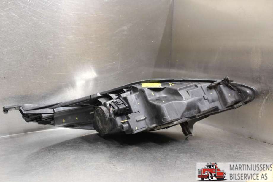 Frontlykt venstre halogen til Ford Fiesta 2008-2012 (Type VI, Fase 1) (FORD||8A61-13W 030-AH)