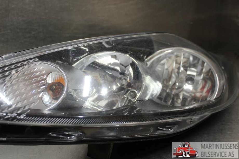 Frontlykt venstre halogen til Ford Fiesta 2008-2012 (Type VI, Fase 1) (FORD||8A61-13W 030-AH)