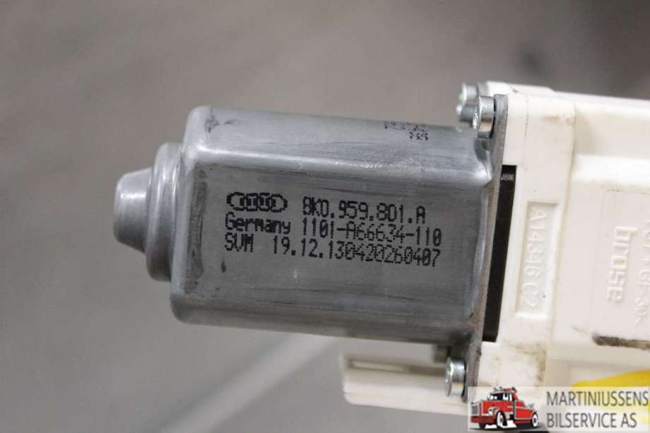 Ruteheis venstre til Audi A4, Allroad 2009-2016 (Type I) (B8) (B8) (AUDI||8K0.959.801.A)
