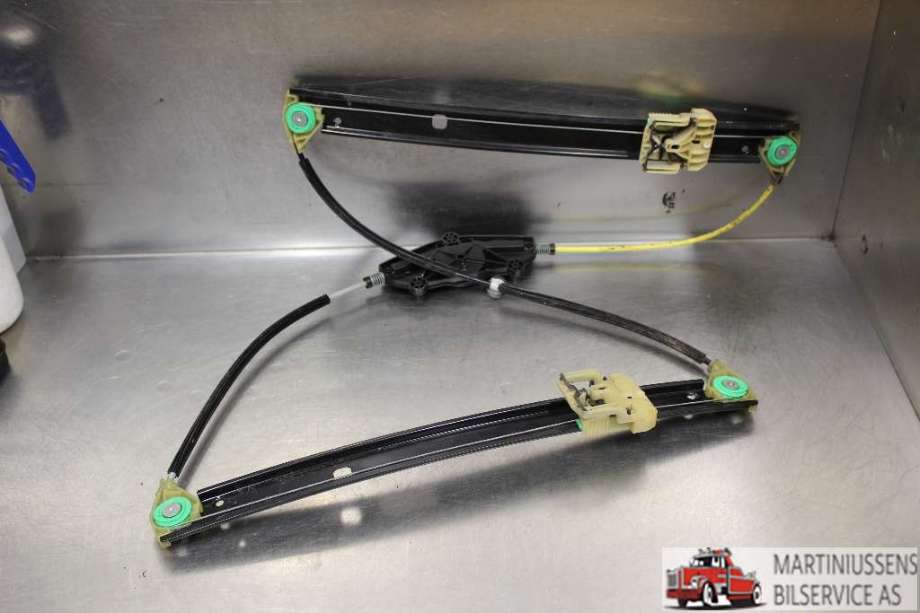 Ruteheis til Audi A4, Allroad 2009-2016 (Type I) (B8) (B8) (AUDI||BRD 8K0 837 462 D)