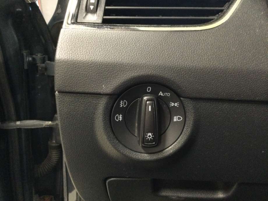 Bryter lys til Škoda Octavia, 2013-2016 (Type III, Fase 1)  (SKODA|)