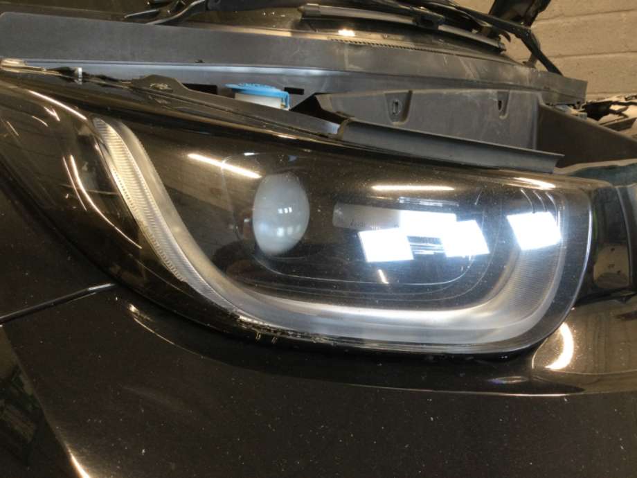 Frontlykt høyre halogen til BMW i3, 2013-2022  (BMW|)