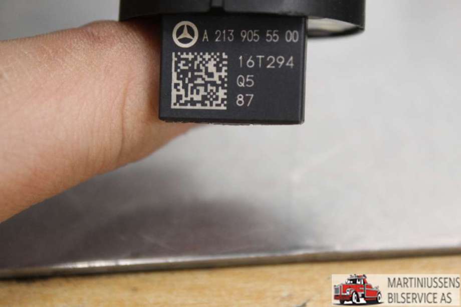 Bryter start/stopp til Mercedes E-Klasse 2016-2023 (W213) (W213) (MERCEDES||A 213 905 55 00)