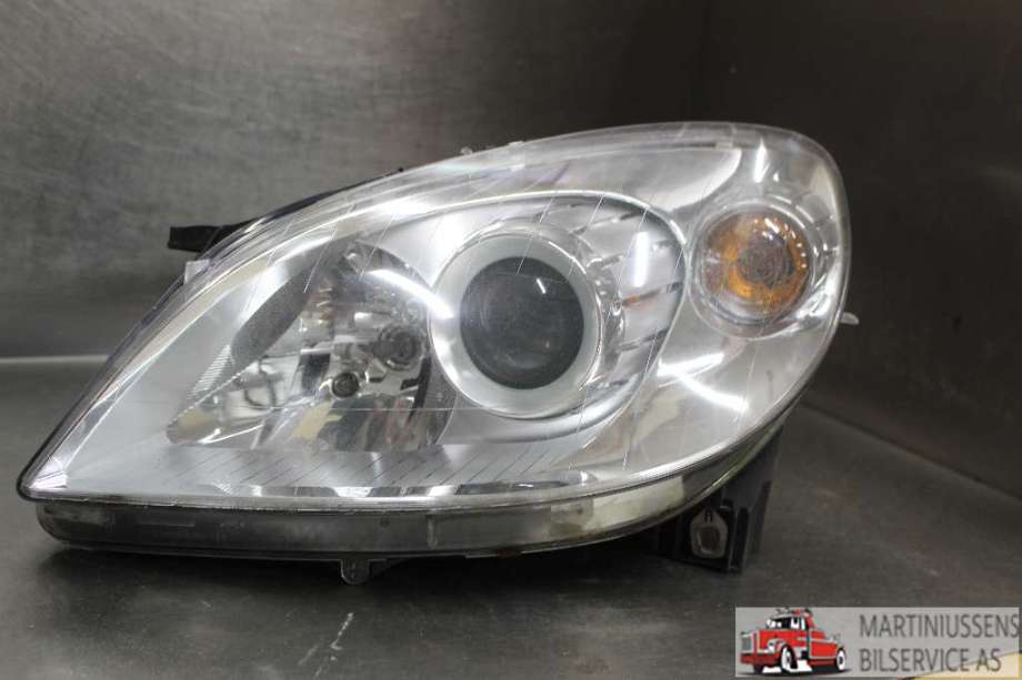 Frontlykt venstre halogen til Mercedes B-Klasse 2008-2011 (Fase 2) (W245) (W245) (MERCEDES||A169 820 77 61)