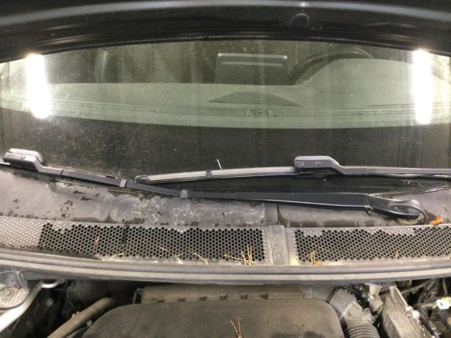 Viskerarmer frontrute til Peugeot 3008, 2016-->> (Type II)  (PEUGEOT|)