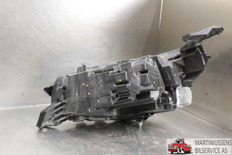 Frontlykt høyre halogen til Opel Corsa F 2019-->>  (OPEL||39162654)