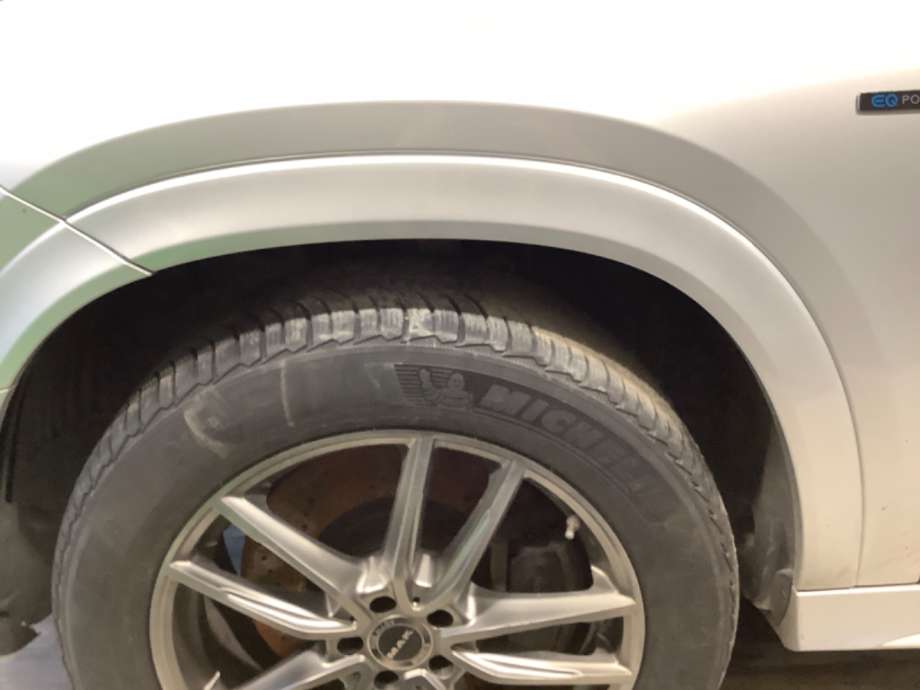 Hjulbuelist venstre foran til Mercedes GLE, 2019-->> (W167) (W167) (MERCEDES|)