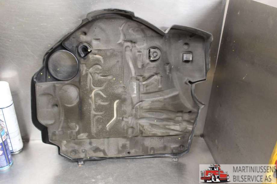 Motordeksel over motor til BMW X1 2009-2015 (E84) (E84) (BMW||1114 7797410-08)