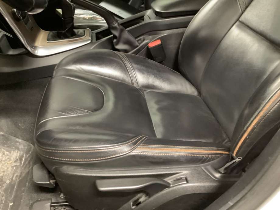 Sete foran venstre til Volvo V40, 2012-2019  (VOLVO|)