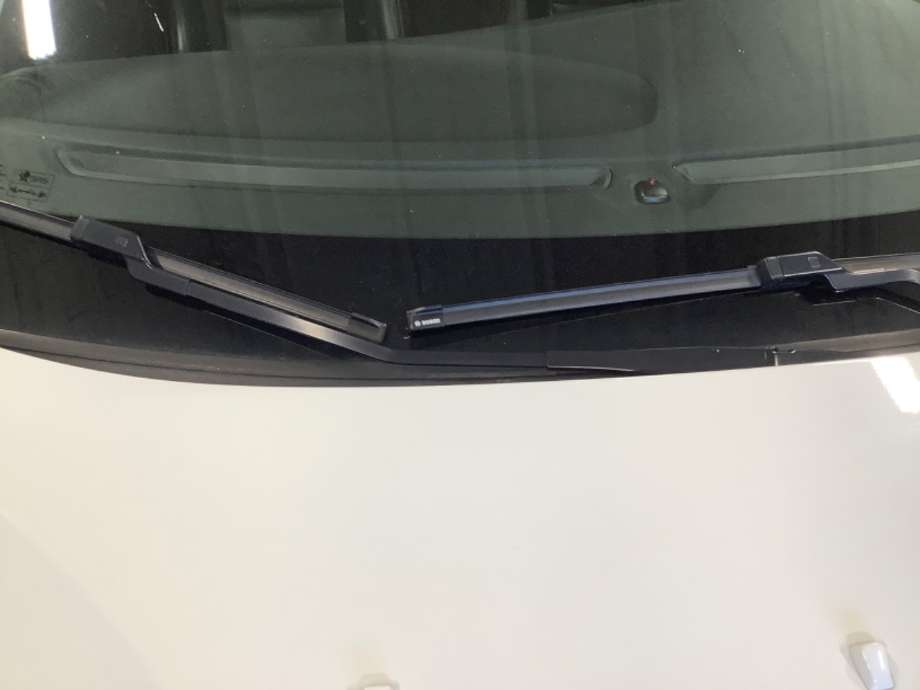 Viskerarmer frontrute til Volvo V40, 2012-2019  (VOLVO|)