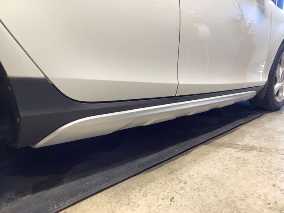 Kanalskjørt høyre til Volvo V40, 2012-2019  (VOLVO|)