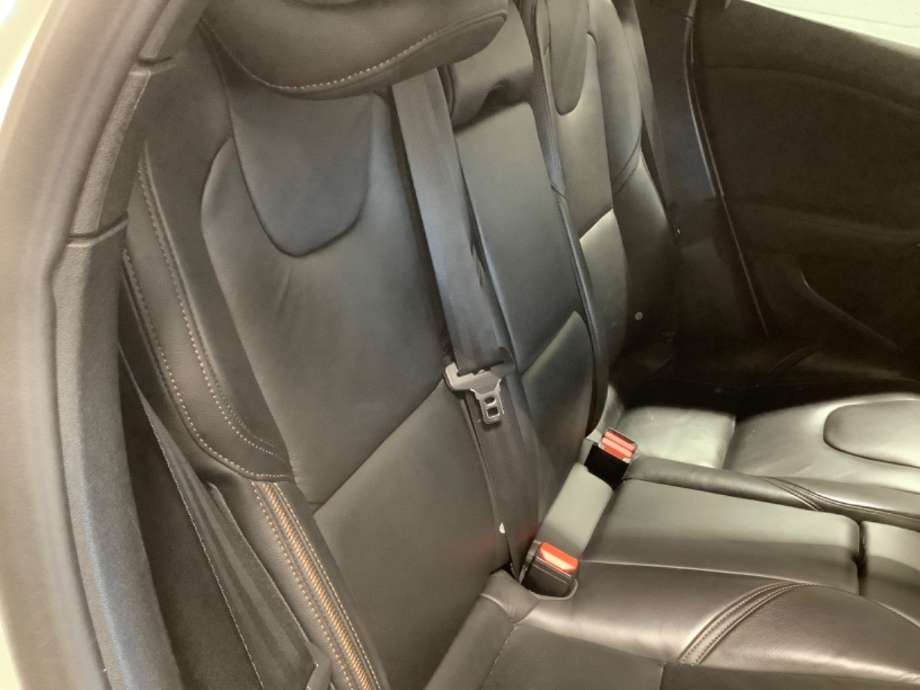 Sete bak til Volvo V40 2012-2019  (VOLVO|)