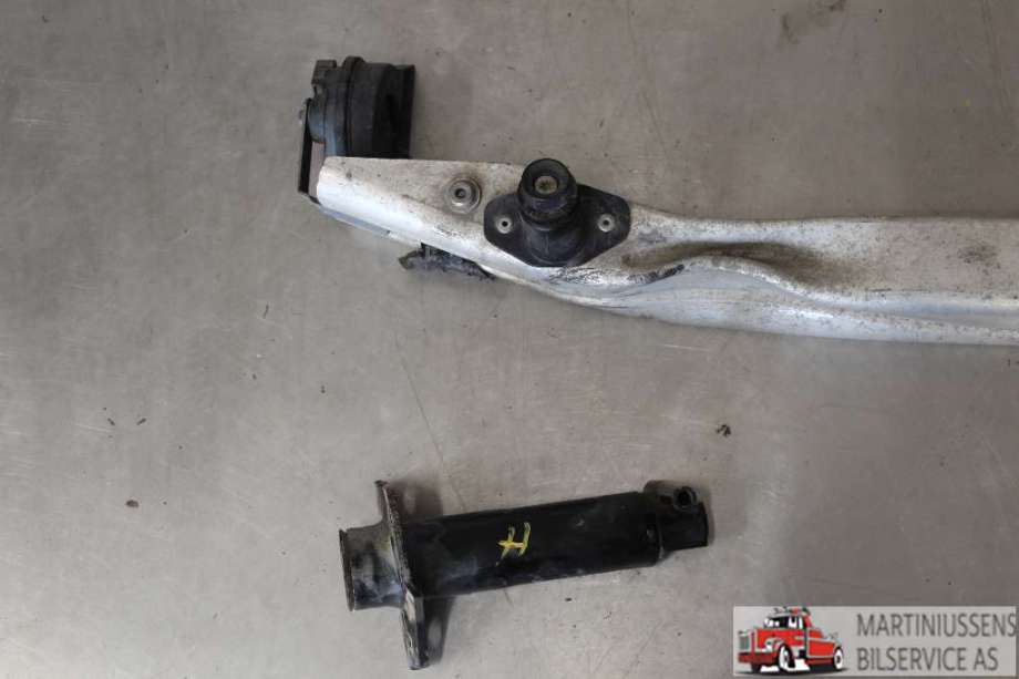 Støtfangerforsterkning foran til Audi A4 2004-2008 (Type III) (B7) (B7) (AUDI|)