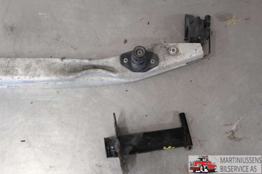Støtfangerforsterkning foran til Audi A4 2004-2008 (Type III) (B7) (B7) (AUDI|)